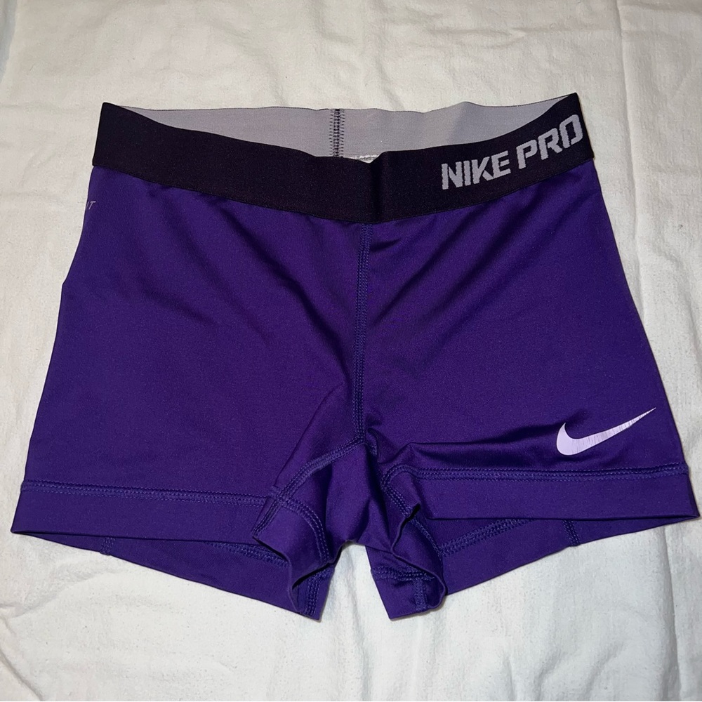 NikePro Training 3 inch Shorts, size XS